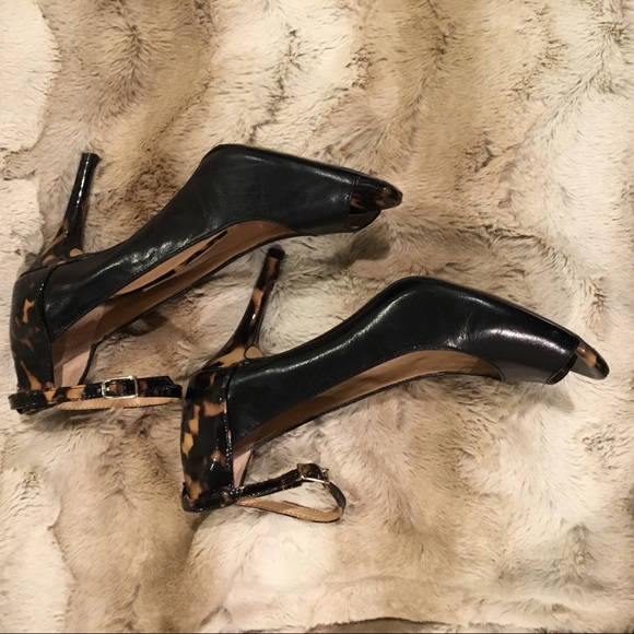 Ann Taylor Black Tortoise Ankle Strap Pumps 7.5 Make a BUNDLE and make an offer! - Picture 6 of 8